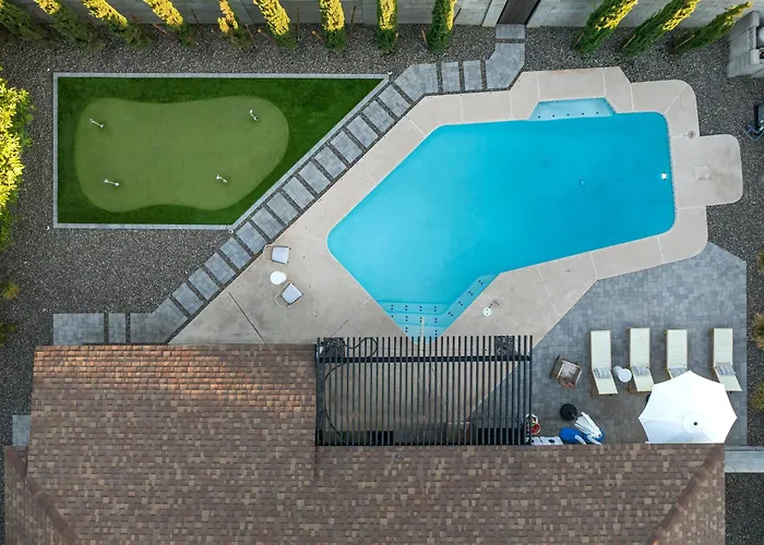 Modern Desert Oasis - Shuffleboard Hiking Pool Putting Phoenix