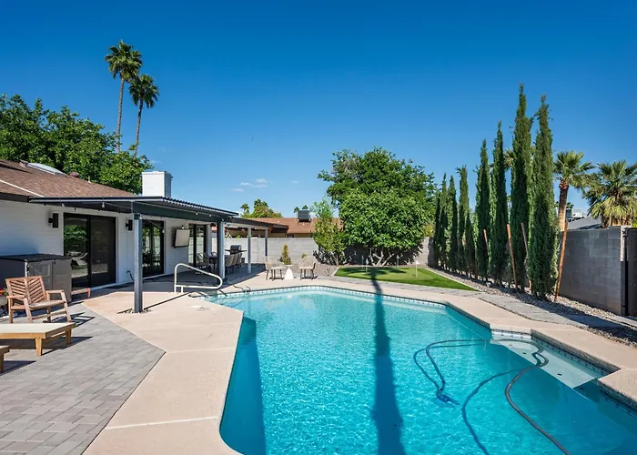 Holiday home Modern Desert Oasis - Shuffleboard Hiking Pool Putting