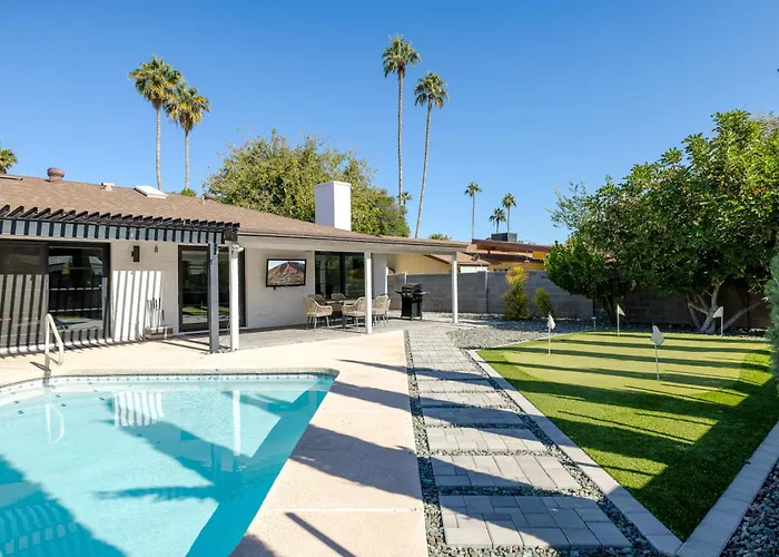 Modern Desert Oasis - Shuffleboard Hiking Pool Putting Holiday home