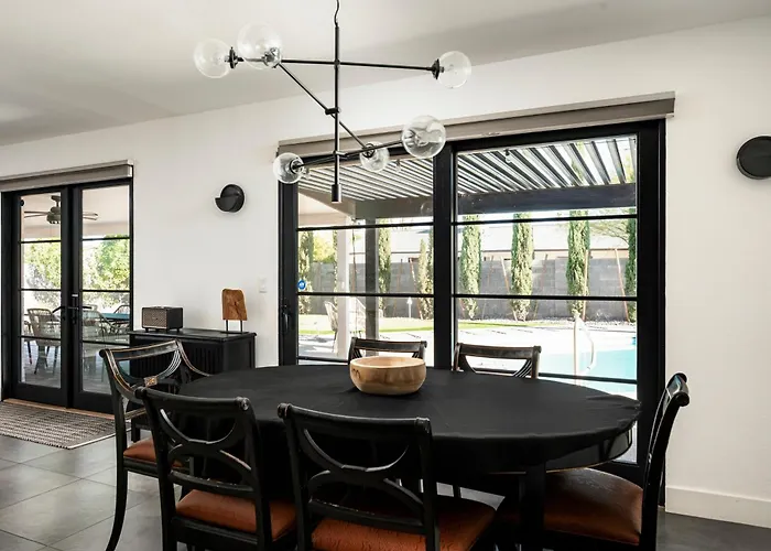 Modern Desert Oasis - Shuffleboard Hiking Pool Putting * Phoenix
