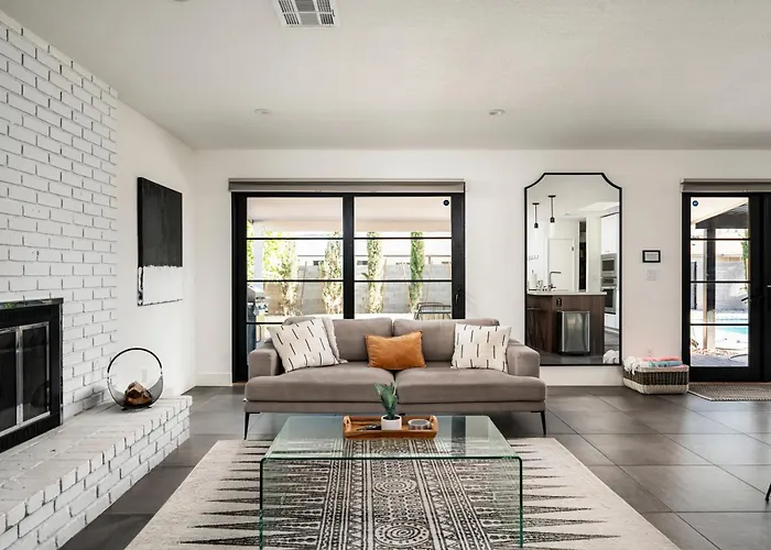 Holiday home Modern Desert Oasis - Shuffleboard Hiking Pool Putting Phoenix