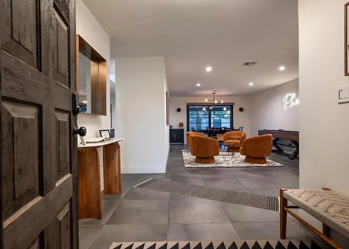 Modern Desert Oasis - Shuffleboard Hiking Pool Putting Holiday home