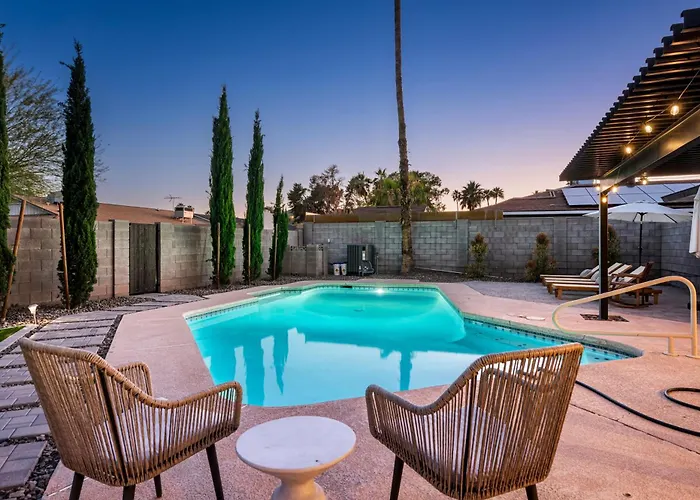 Modern Desert Oasis - Shuffleboard Hiking Pool Putting Holiday home Phoenix