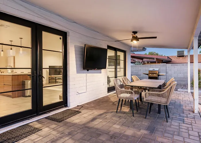 Modern Desert Oasis - Shuffleboard Hiking Pool Putting Phoenix