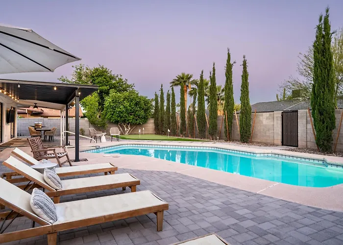 Holiday home Modern Desert Oasis - Shuffleboard Hiking Pool Putting