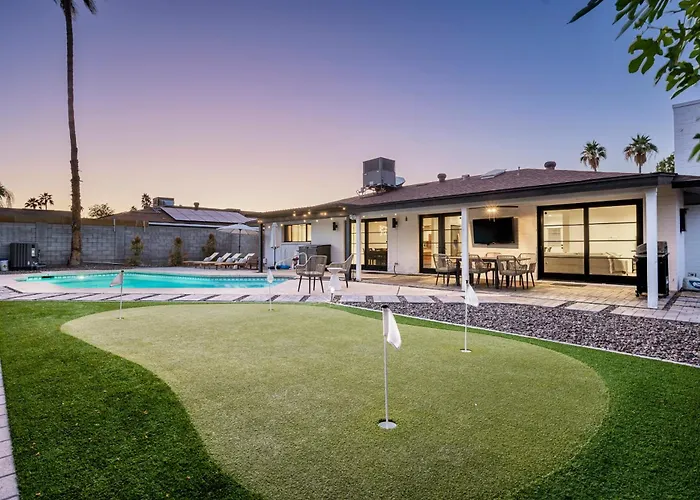 Holiday home Modern Desert Oasis - Shuffleboard Hiking Pool Putting