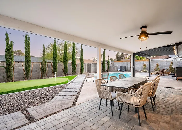 Modern Desert Oasis - Shuffleboard Hiking Pool Putting Holiday home Phoenix